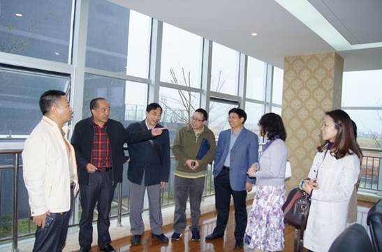 clip_image004.jpg 說(shuō)明: E:\畜科\會(huì )議報道\20141027四川科創(chuàng  )飼料產(chǎn)業(yè)技術(shù)研究院會(huì )議報道\news-02.jpg