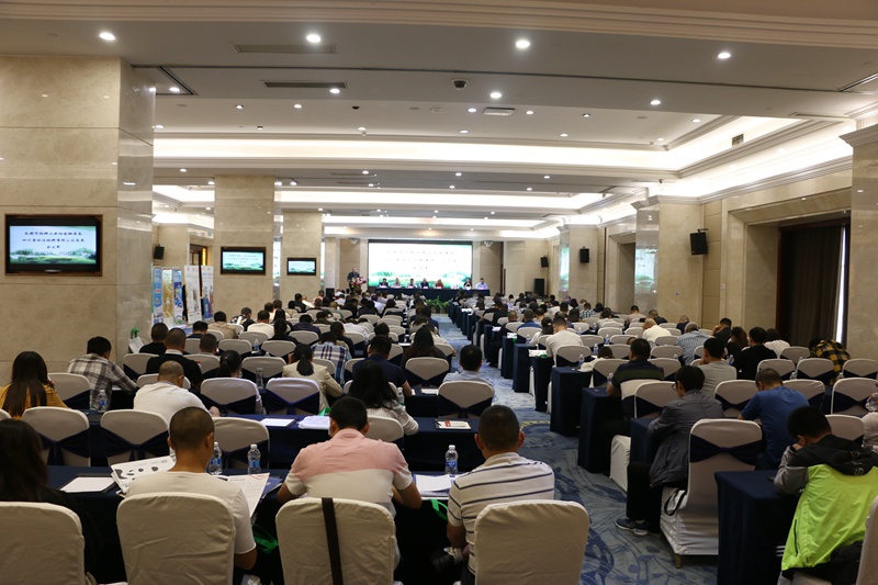 02會(huì )場(chǎng)(下)_副本.jpg 02會(huì )場(chǎng)(下)_副本.jpg